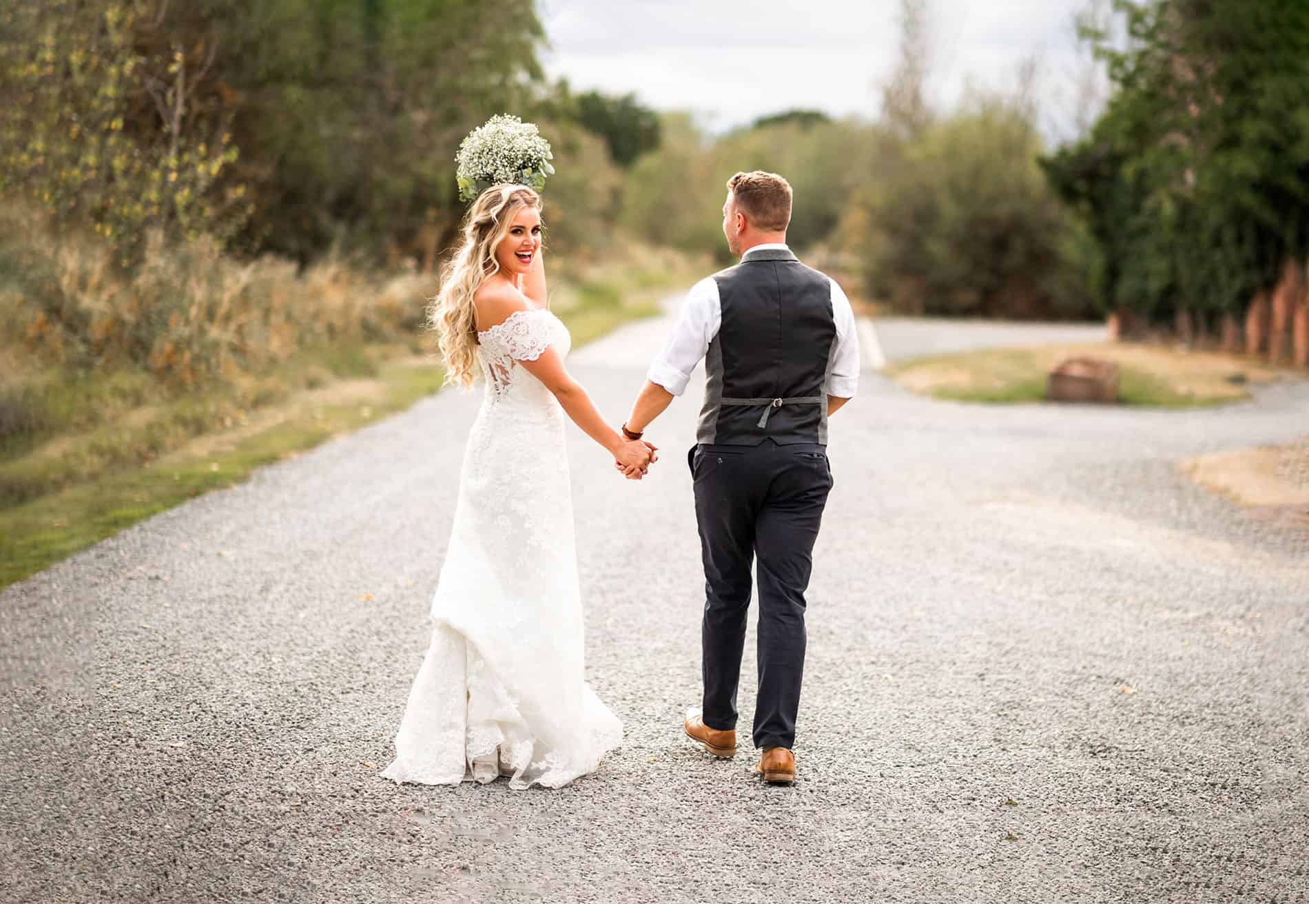 Megan & Henry // SHUSTOKE BARN