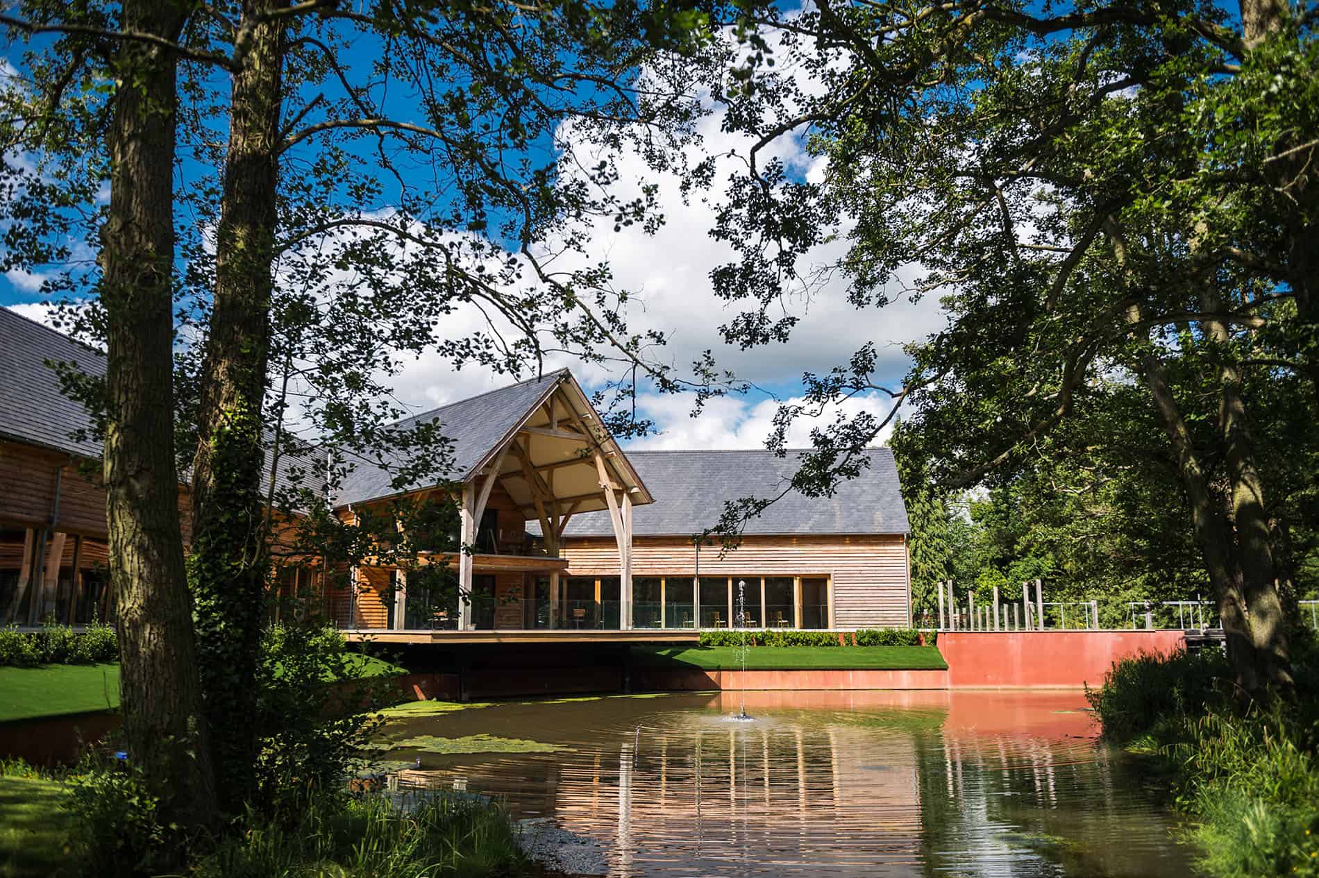 sammi dan mill barns wedding photography philip james