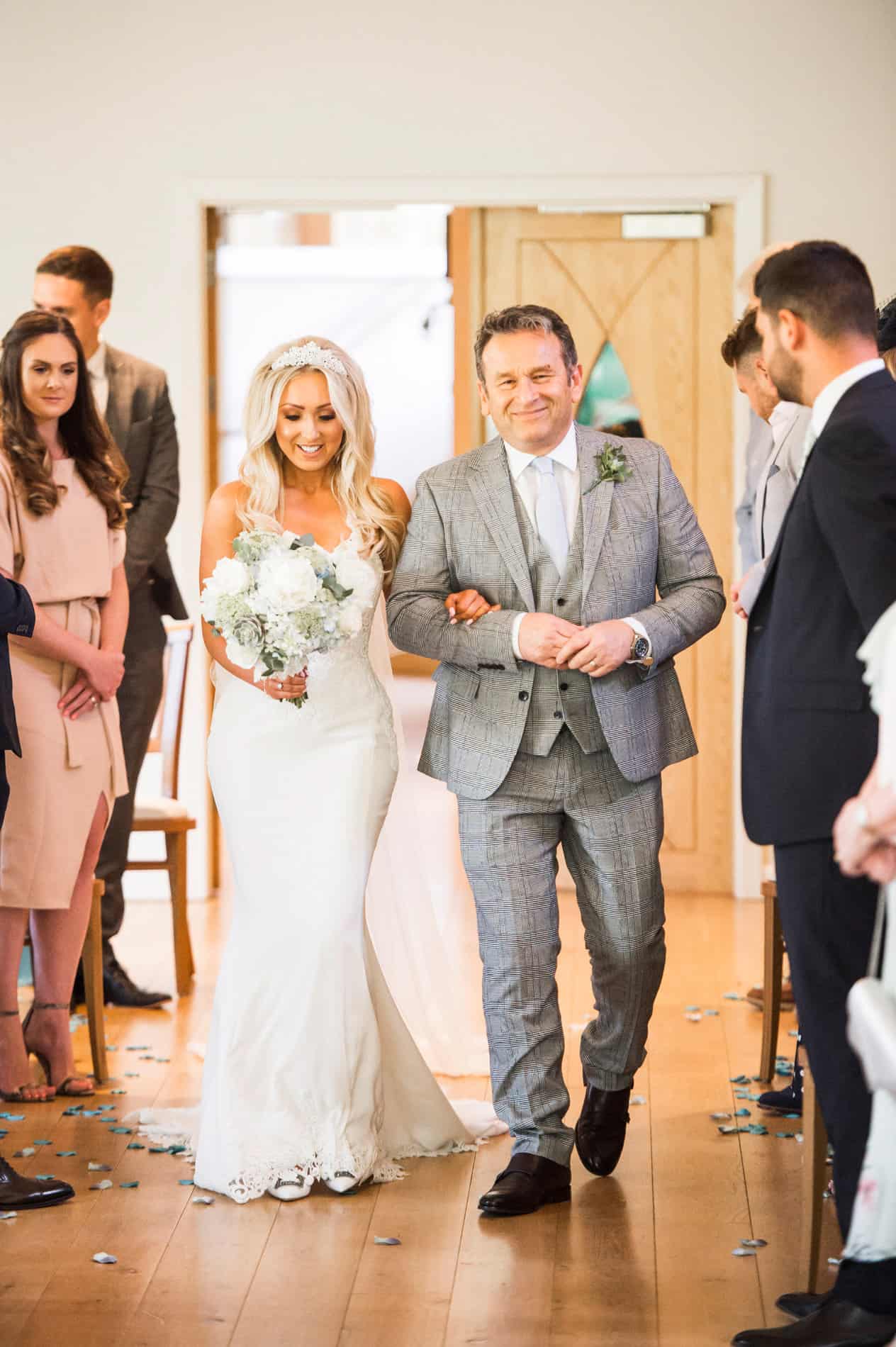 sammi dan mill barns wedding photography philip james