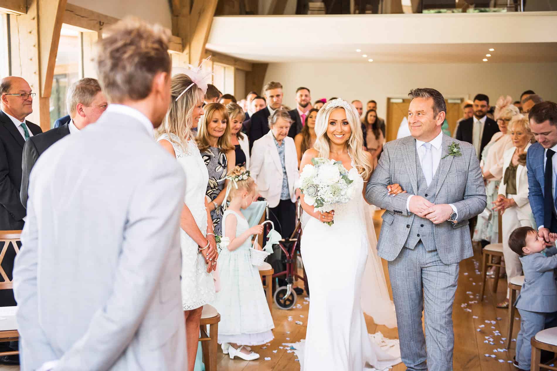 sammi dan mill barns wedding photography philip james