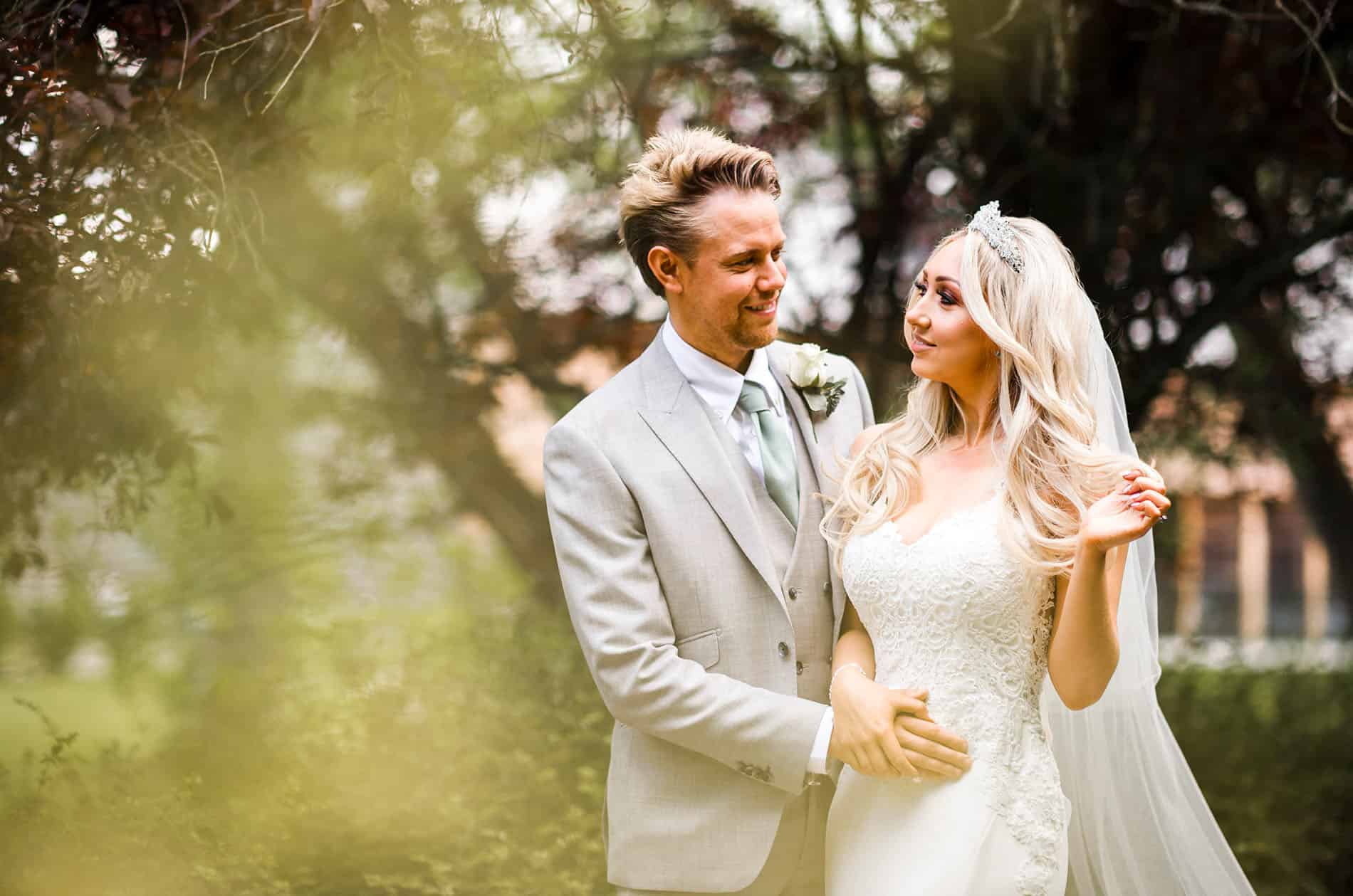 sammi dan mill barns wedding photography philip james