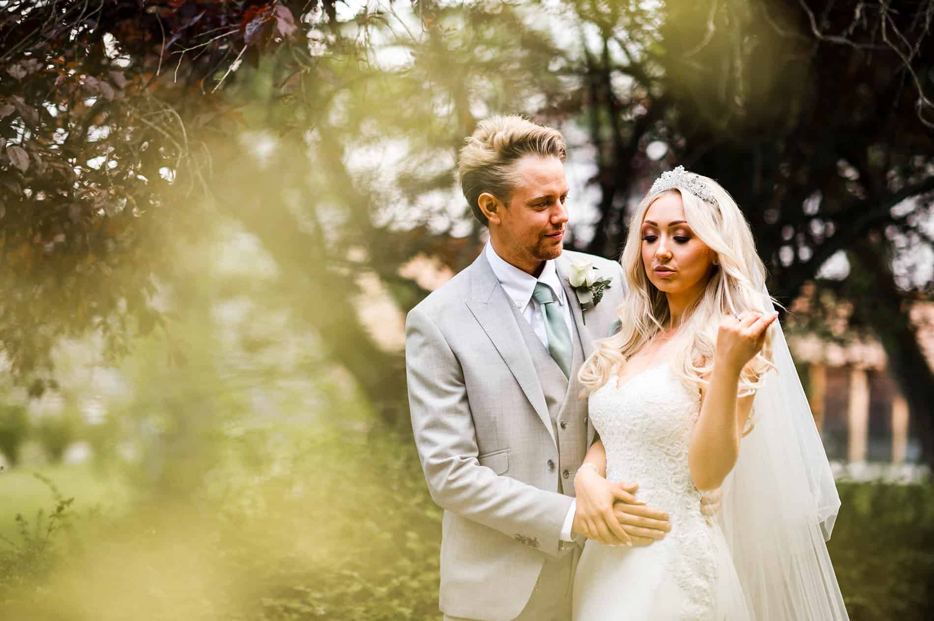 sammi dan mill barns wedding photography philip james