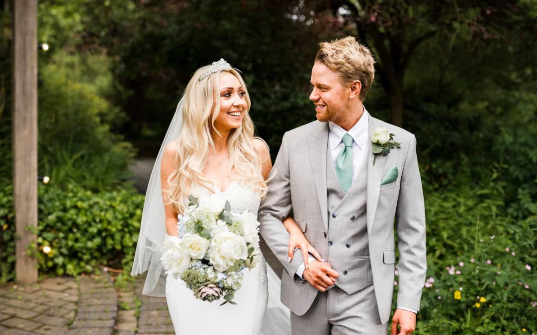 sammi dan mill barns wedding photography philip james