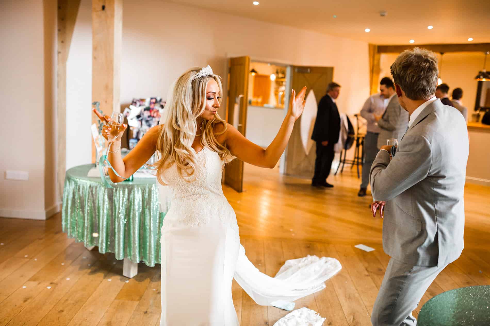 sammi dan mill barns wedding photography philip james