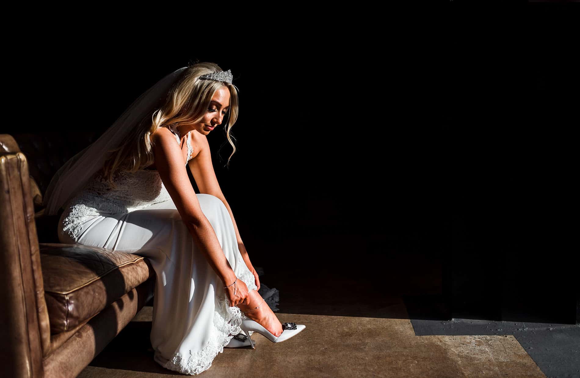 sammi dan mill barns wedding photography philip james